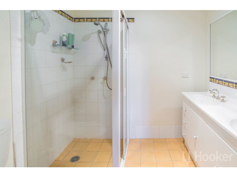 2 English Grove, Jerrabomberra NSW 2619