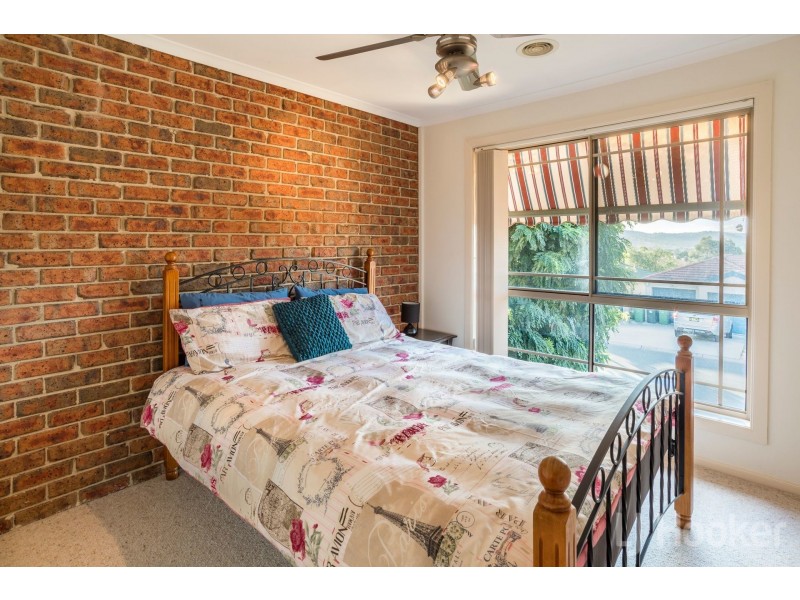 2 English Grove, Jerrabomberra NSW 2619