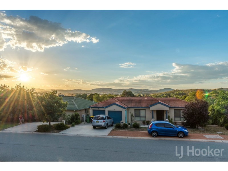 2 English Grove, Jerrabomberra NSW 2619