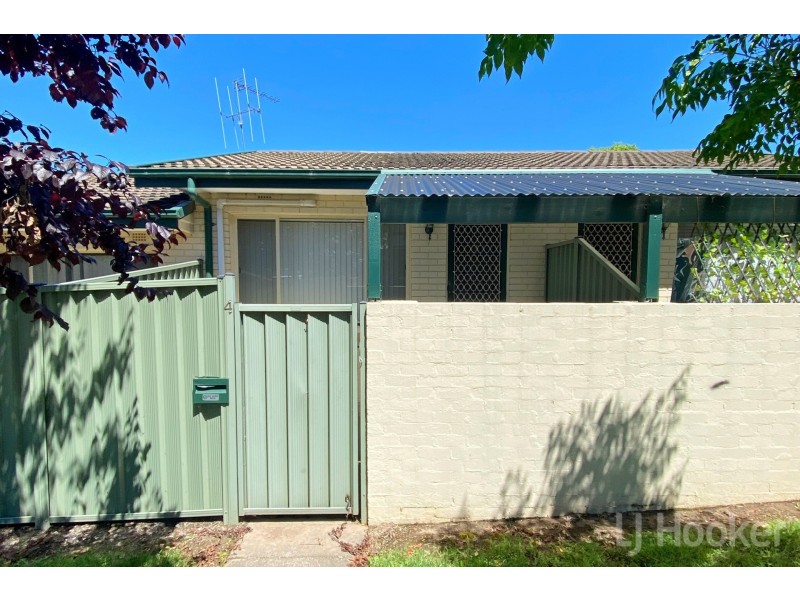 4/17 Moore Street, Queanbeyan NSW 2620