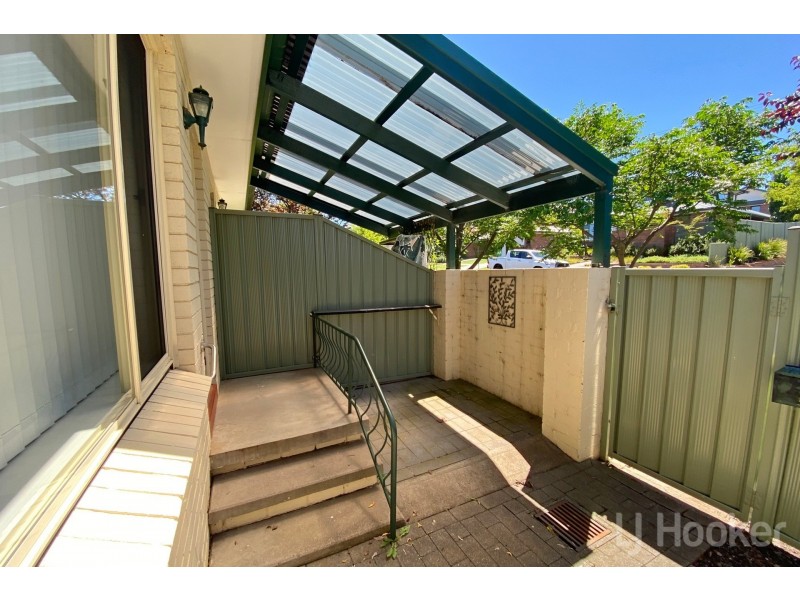 4/17 Moore Street, Queanbeyan NSW 2620
