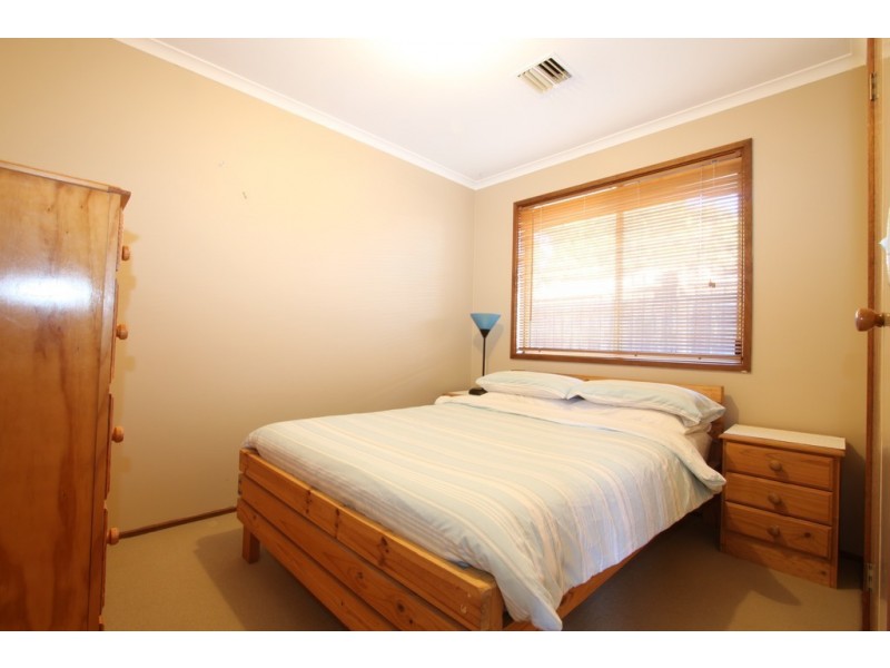 6 Snowgum Place, Jerrabomberra NSW 2619