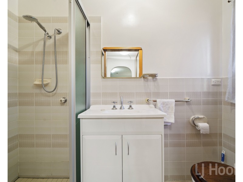 63 Crest Park Parade, Queanbeyan West NSW 2620
