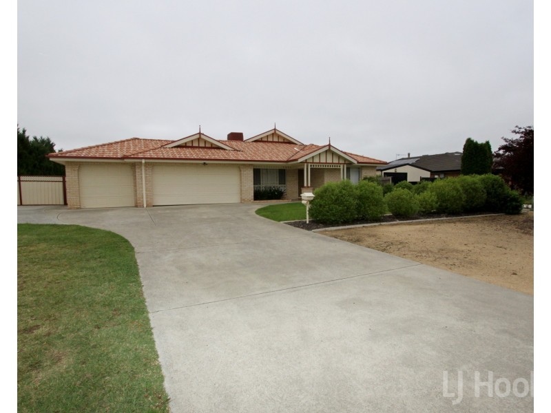 12 Falconer Place, Bungendore NSW 2621