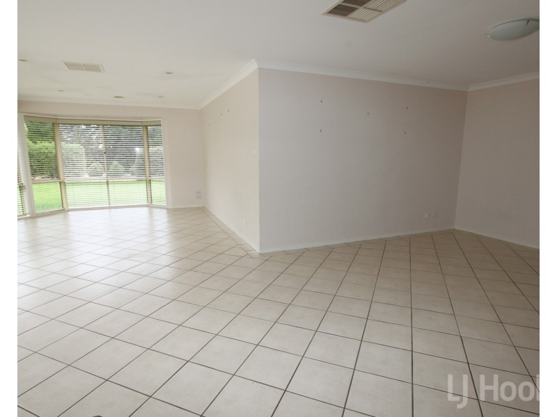 12 Falconer Place, Bungendore NSW 2621