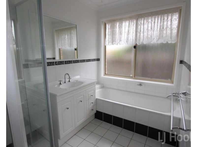 12 Falconer Place, Bungendore NSW 2621