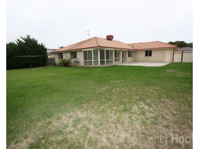 12 Falconer Place, Bungendore NSW 2621