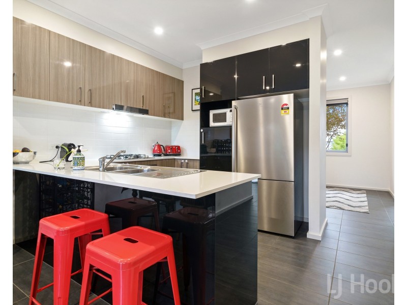 23 Lovegrove Walk, Googong NSW 2620