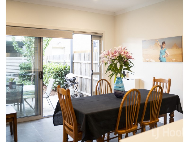 23 Lovegrove Walk, Googong NSW 2620