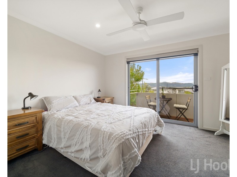 23 Lovegrove Walk, Googong NSW 2620