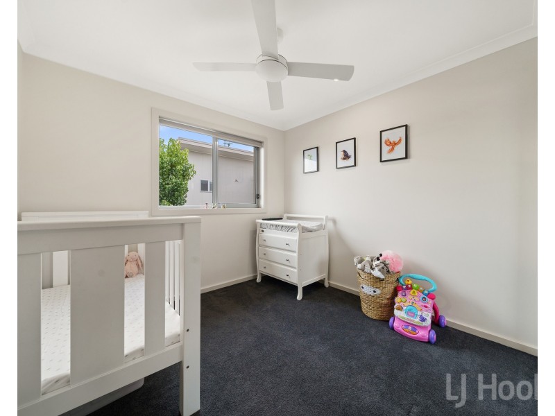 23 Lovegrove Walk, Googong NSW 2620