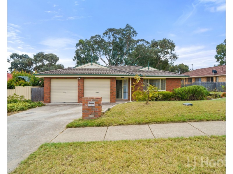 3 Carolyn Jackson Drive, Jerrabomberra NSW 2619