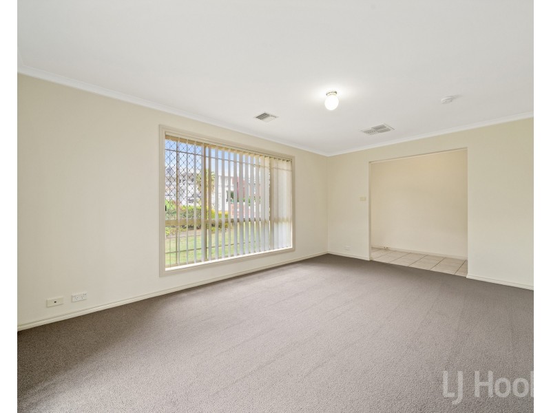 3 Carolyn Jackson Drive, Jerrabomberra NSW 2619