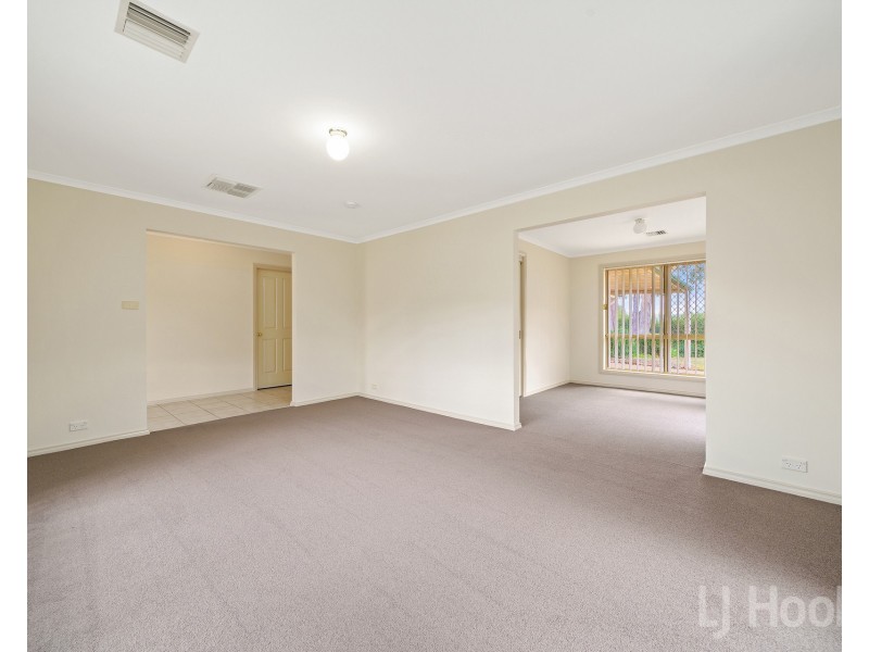 3 Carolyn Jackson Drive, Jerrabomberra NSW 2619