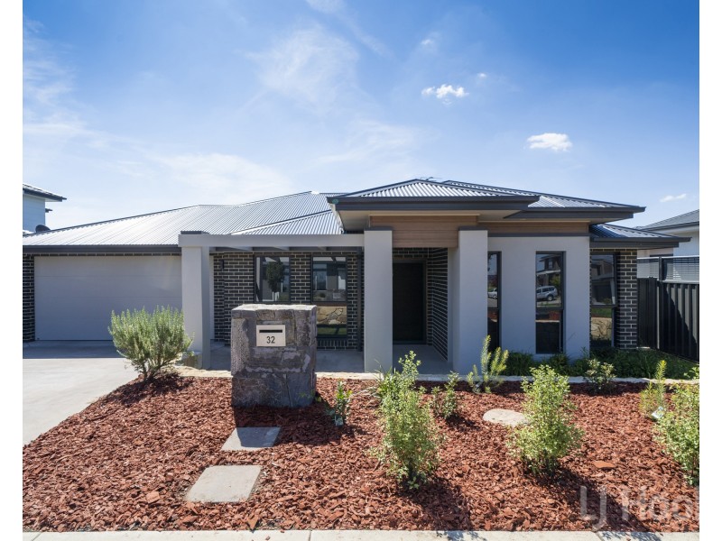 32 Montgomery Avenue, Googong NSW 2620