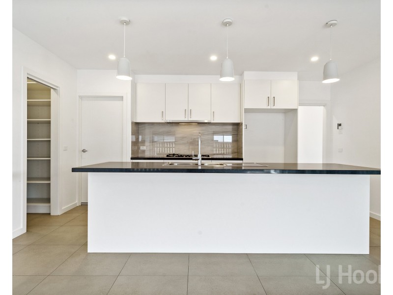 32 Montgomery Avenue, Googong NSW 2620