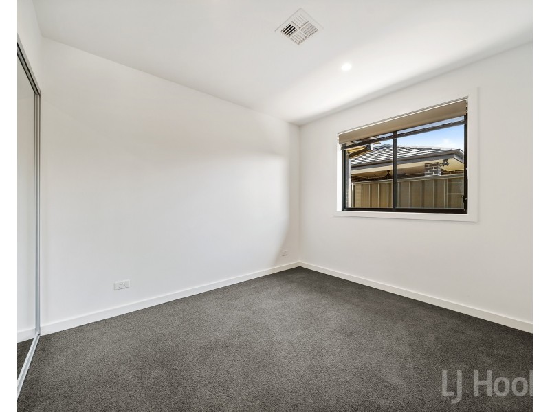 32 Montgomery Avenue, Googong NSW 2620