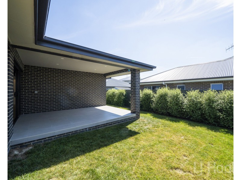 32 Montgomery Avenue, Googong NSW 2620