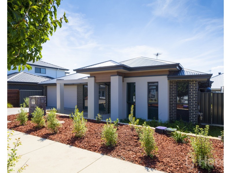 32 Montgomery Avenue, Googong NSW 2620