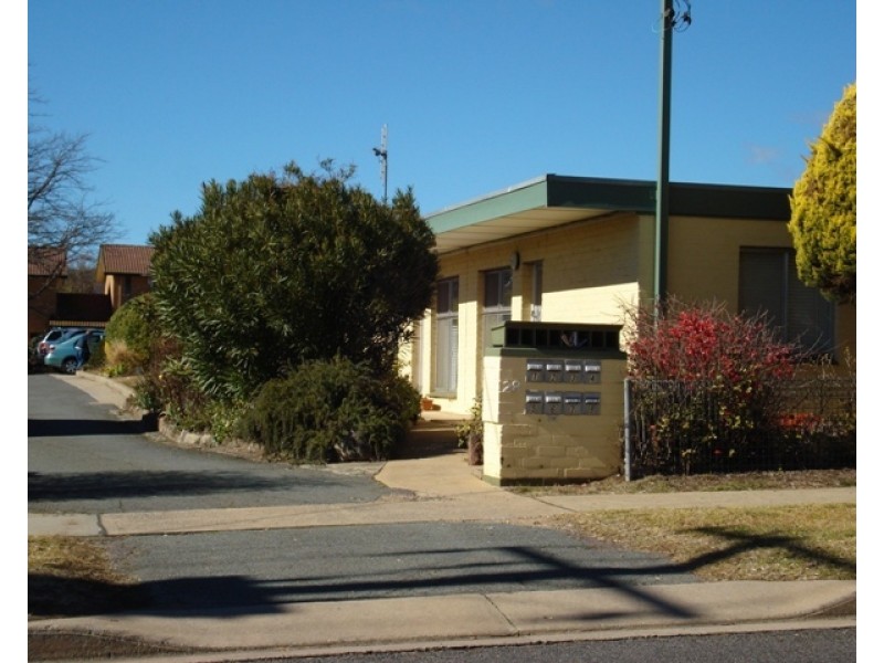 1/28 Donald Road, Queanbeyan NSW 2620