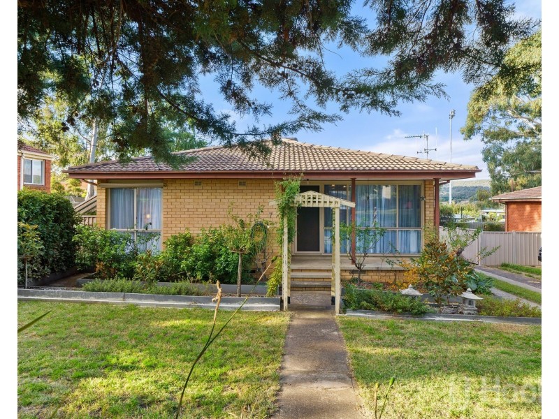 7 Queenbar Road, Karabar NSW 2620