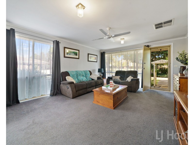 7 Queenbar Road, Karabar NSW 2620