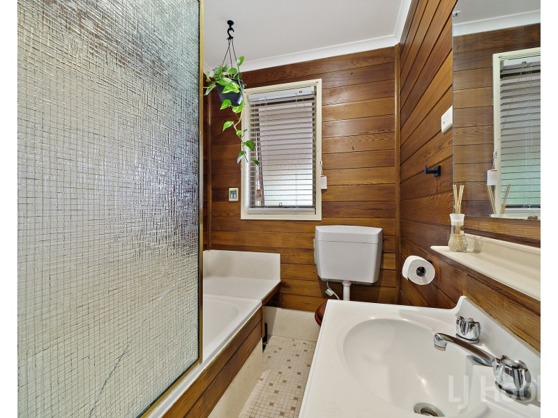 7 Queenbar Road, Karabar NSW 2620