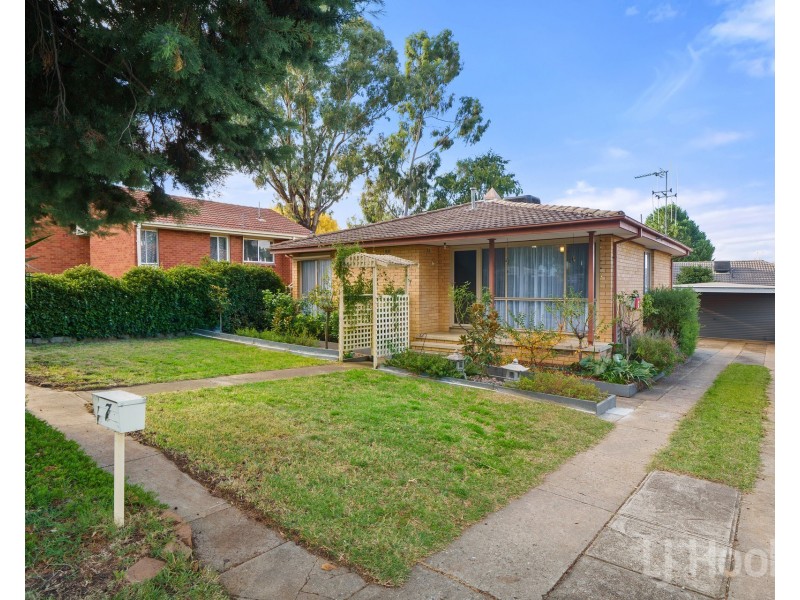 7 Queenbar Road, Karabar NSW 2620