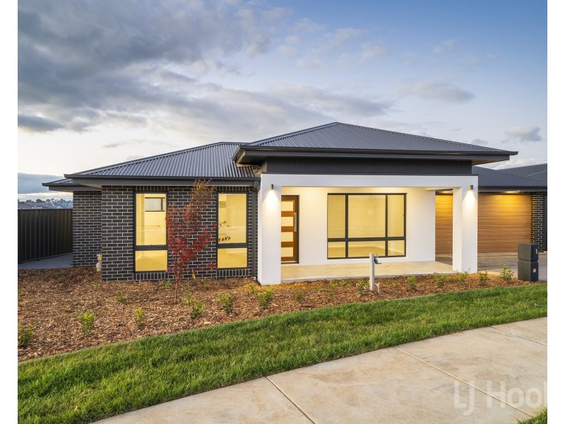 1 Heazlett Street, Googong NSW 2620
