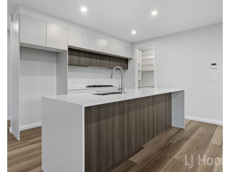 1 Heazlett Street, Googong NSW 2620