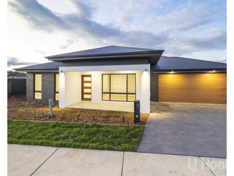 1 Heazlett Street, Googong NSW 2620