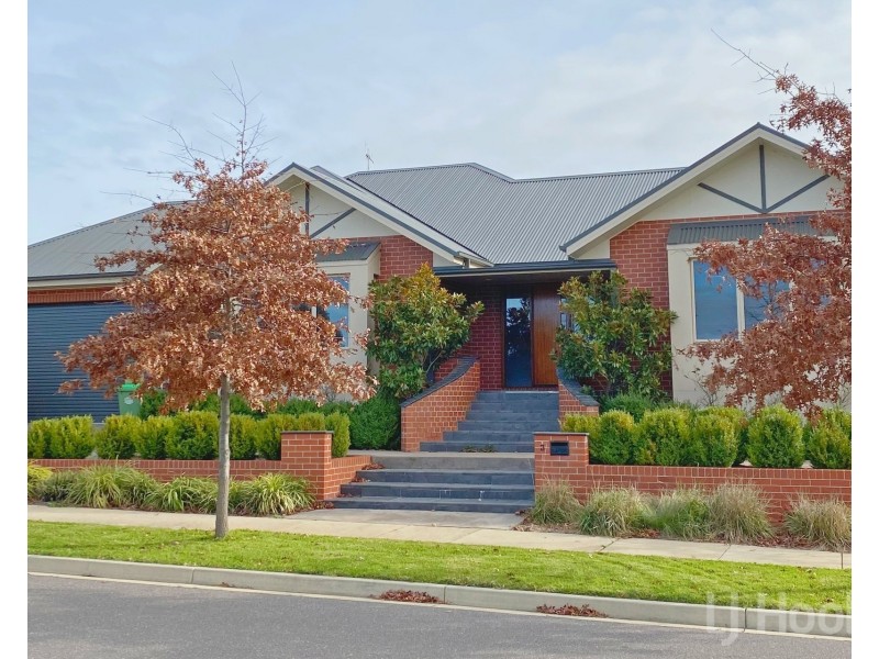 3 Baxter Loop, Googong NSW 2620