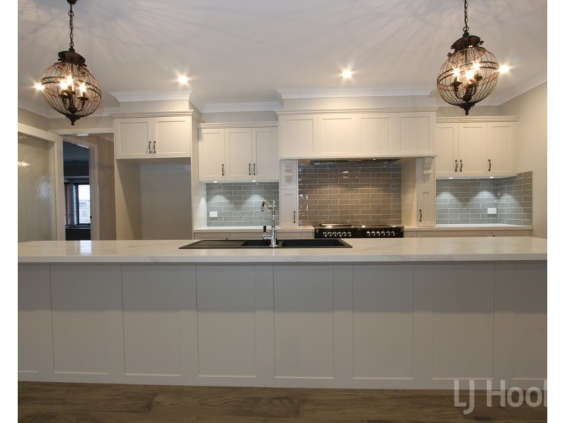 3 Baxter Loop, Googong NSW 2620