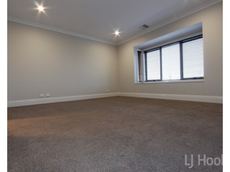 3 Baxter Loop, Googong NSW 2620