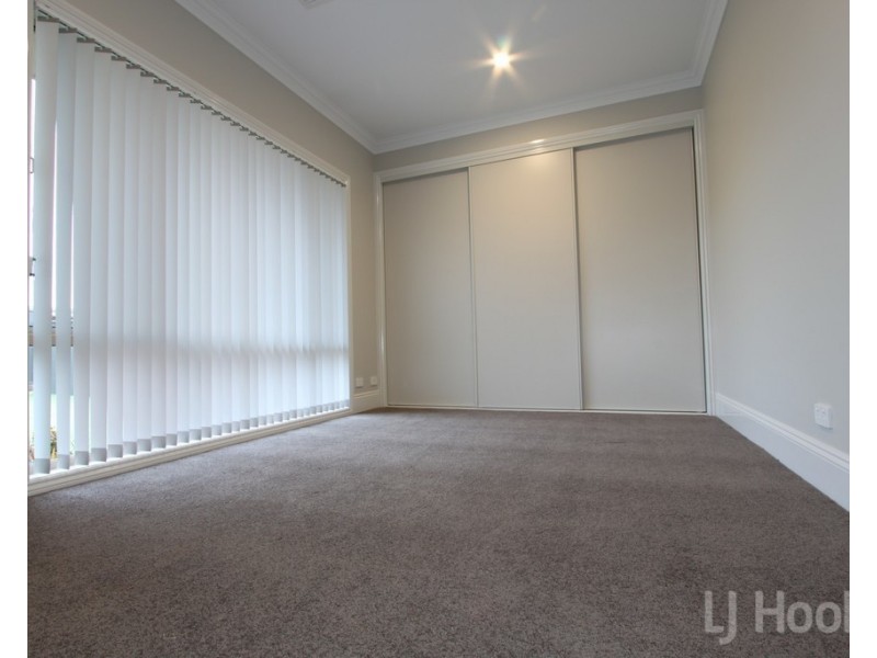 3 Baxter Loop, Googong NSW 2620