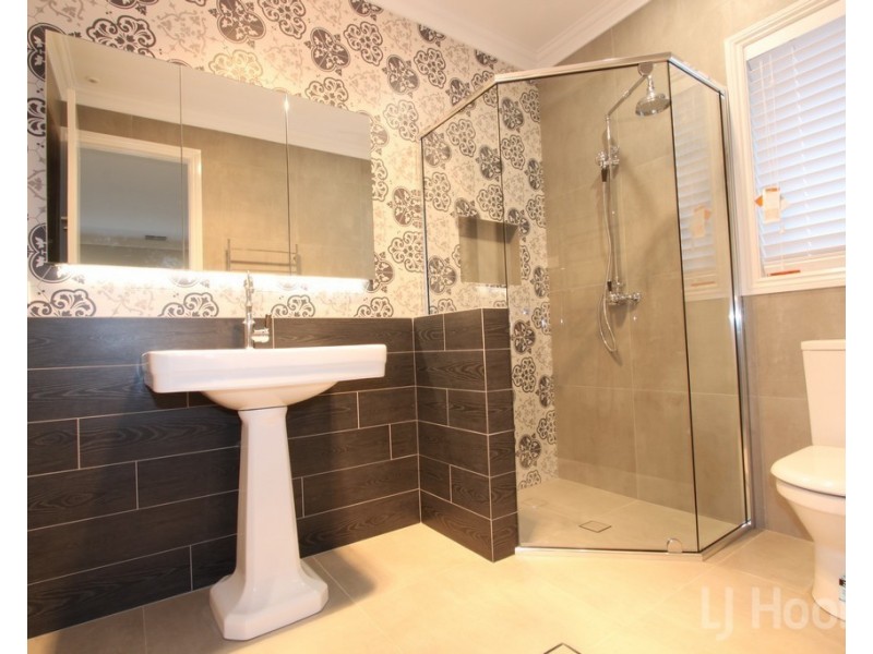 3 Baxter Loop, Googong NSW 2620