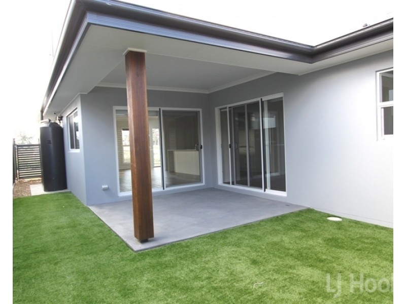 256 Gorman Drive, Googong NSW 2620
