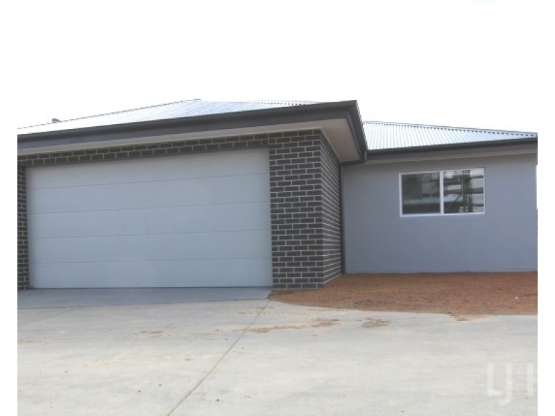 256 Gorman Drive, Googong NSW 2620