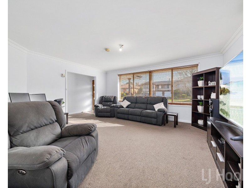 11 Cascade Street, Crestwood NSW 2620