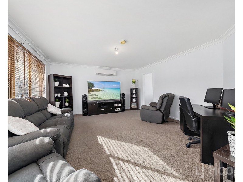 11 Cascade Street, Crestwood NSW 2620