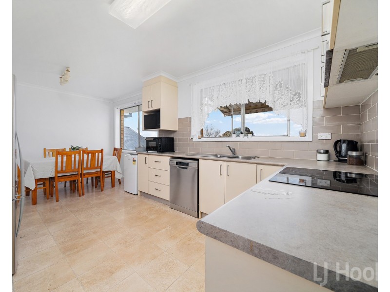 11 Cascade Street, Crestwood NSW 2620
