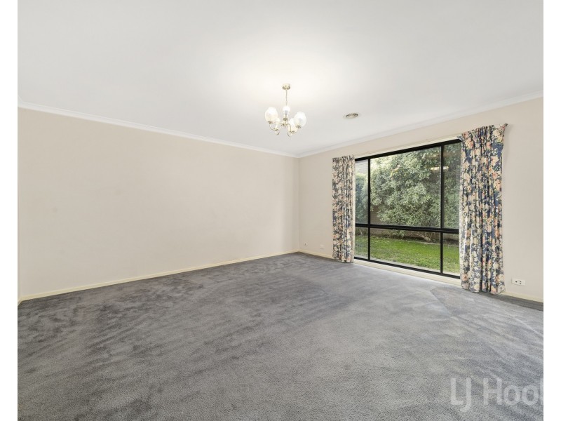 18 Tooroonga Crescent, Jerrabomberra NSW 2619