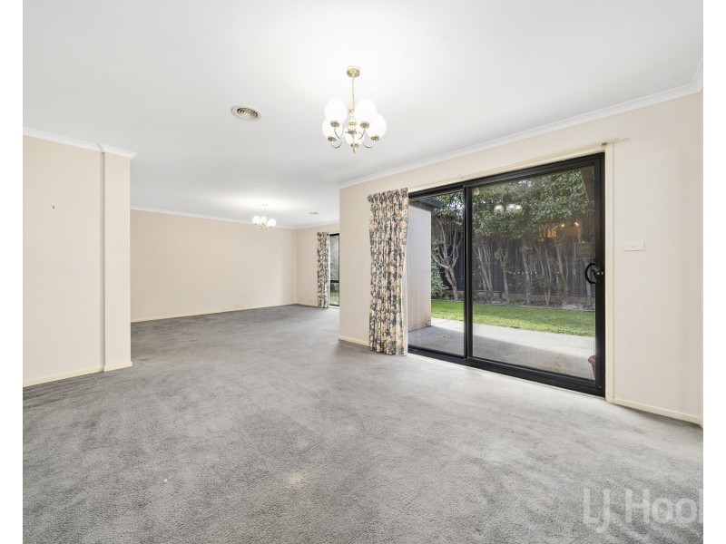 18 Tooroonga Crescent, Jerrabomberra NSW 2619