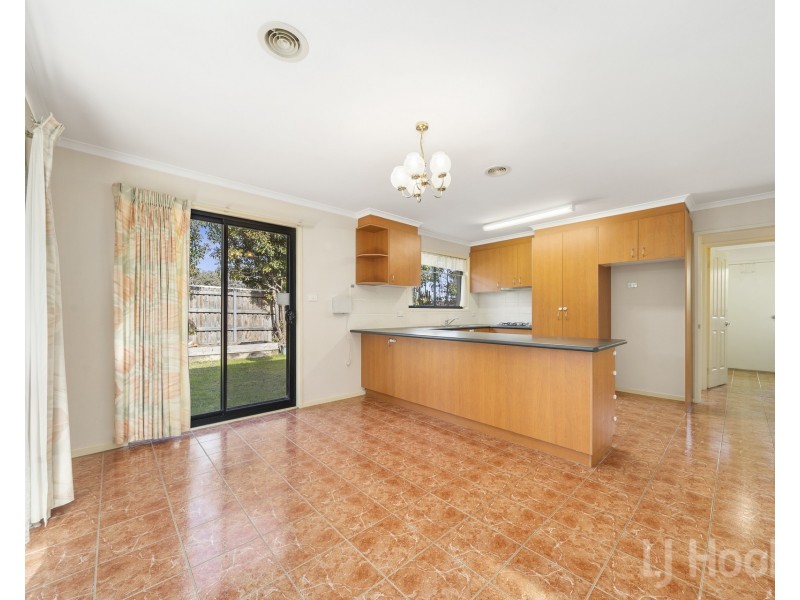 18 Tooroonga Crescent, Jerrabomberra NSW 2619