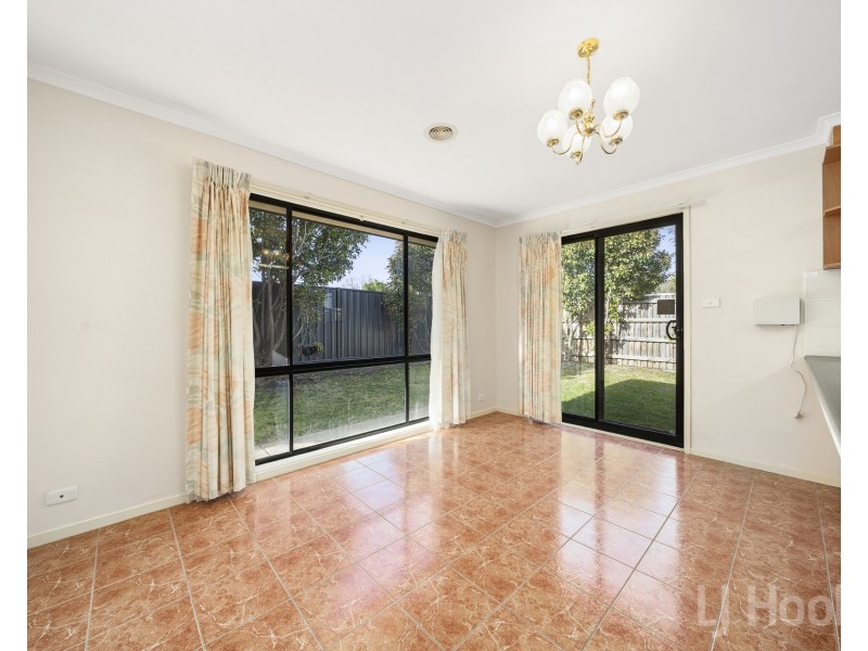 18 Tooroonga Crescent, Jerrabomberra NSW 2619