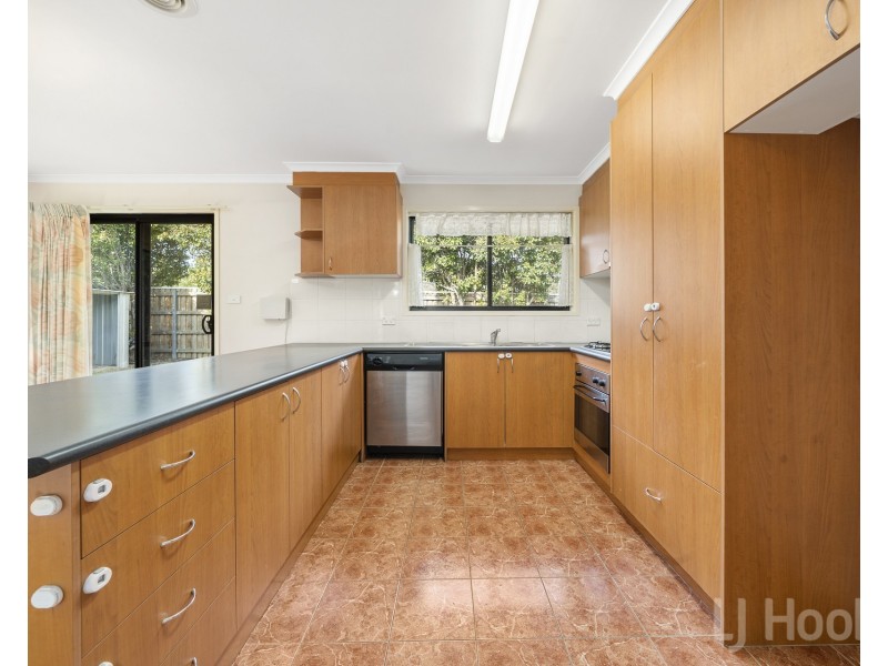 18 Tooroonga Crescent, Jerrabomberra NSW 2619