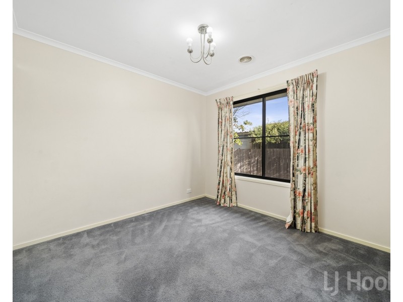 18 Tooroonga Crescent, Jerrabomberra NSW 2619