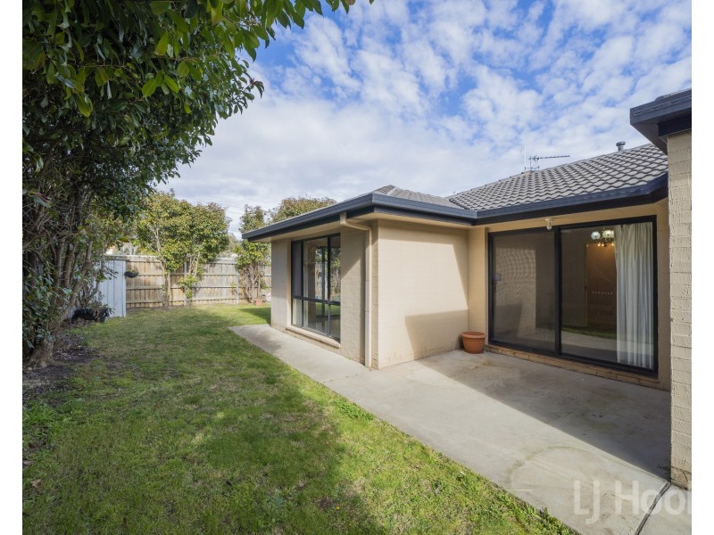 18 Tooroonga Crescent, Jerrabomberra NSW 2619