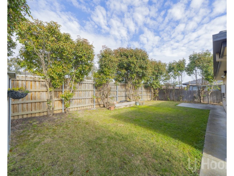 18 Tooroonga Crescent, Jerrabomberra NSW 2619