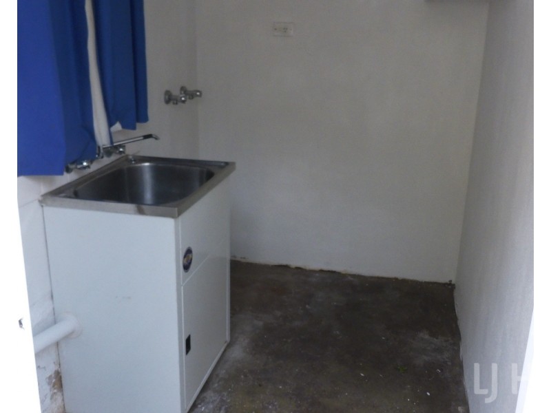 2/76 Tharwa Road, Queanbeyan NSW 2620